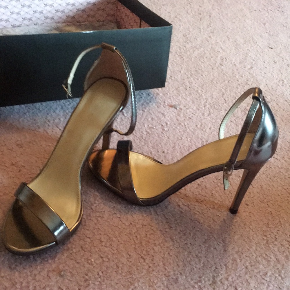 6.5 gray metallic pump